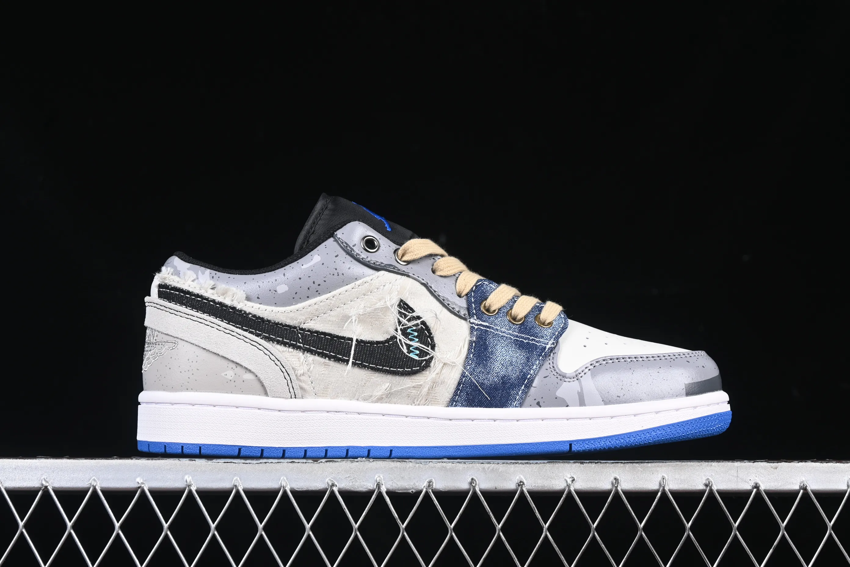 All Categories Air Jordan Jordan Series Basketball Shoes Air Jordan 1 Low Air Jordan 1 Low AJ1 Joe 1 Panda Prank Wave Fisherman Overfishing Blue Brown Gray Low-top Retro Basketball Shoes 553558-140